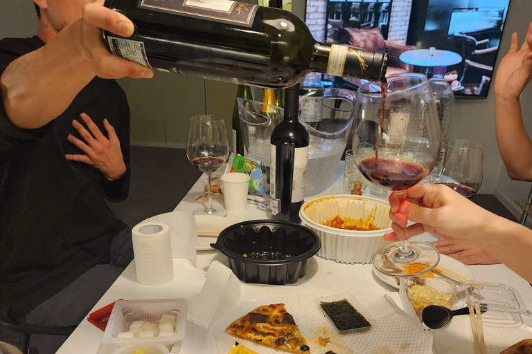 Seul: Experiência de combinação de comida coreana e vinho em Sinchon