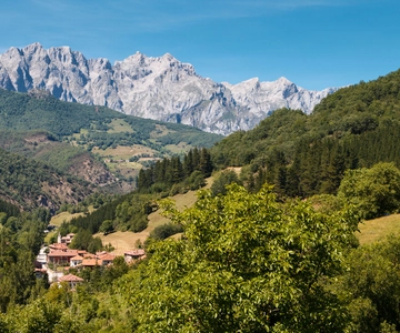 Santander: Picos, Santo Toribio Klooster en Potes Dagtour