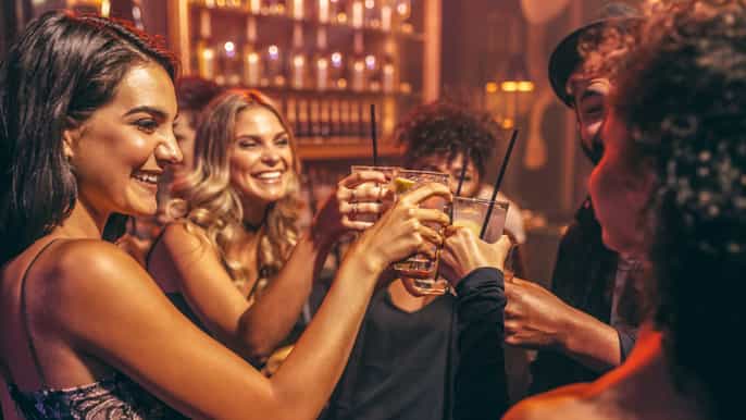 frankfurt night pub crawl through altsachsenhausen