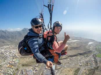 Costa Adeje: Tandem-Paragliding-Flug Costa Adeje: Tandem-Paragliding-Flug