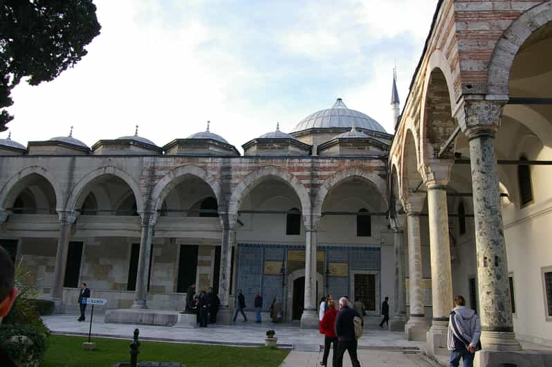 Istanbul: Topkapi Palace Guided Tour and Skip The Line | GetYourGuide