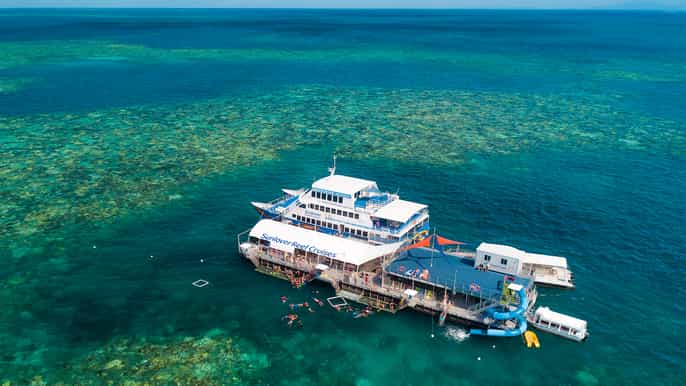 cairns outer great barrier reef pontoon with activities