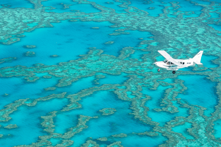 Whitsundays: Ocean Rafting Fly Raft Tour med snorklingNaturskön flygning och rundtur till norra Whitehaven Beach