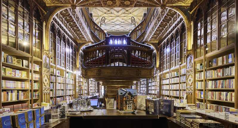 Porto: 3-tunnin kävelykierros ja vierailu Lello-kirjakaupassa
