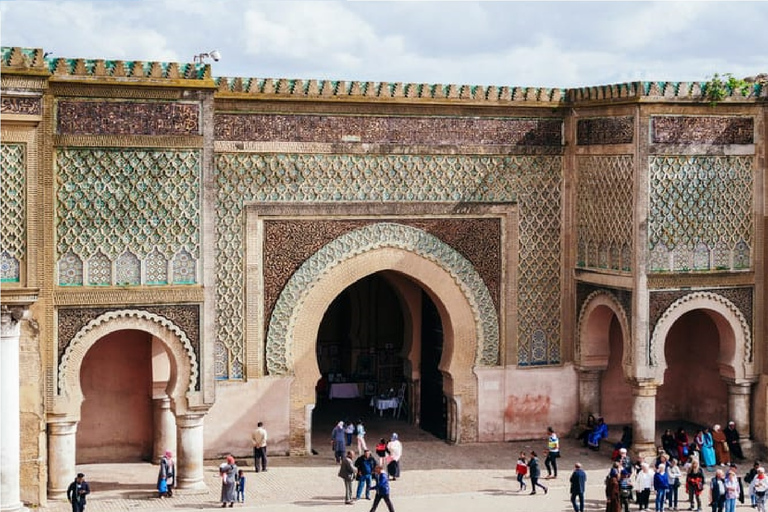 Fes: Volubilis Roman Ruins, Mouly Idriss, & Meknes Day Trip