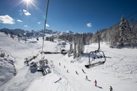 Esqui de meio dia com instrutor no Vogel Ski Center - Housity