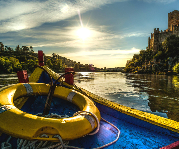 Au départ de Lisbonne : Visite de Tomar, du couvent du Christ et du château d'Almourol
