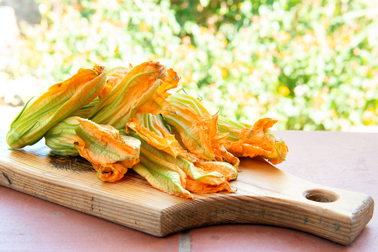 Catania: Private Cooking Class at a Local&#039;s Home