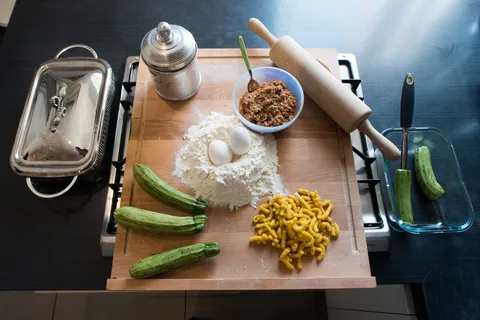 Bolonia: Mercado, demostración de cocina y comida en casa de un lugareño