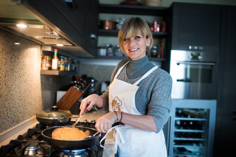 Milan: Market and Cooking Class at a Local&#039;s Home