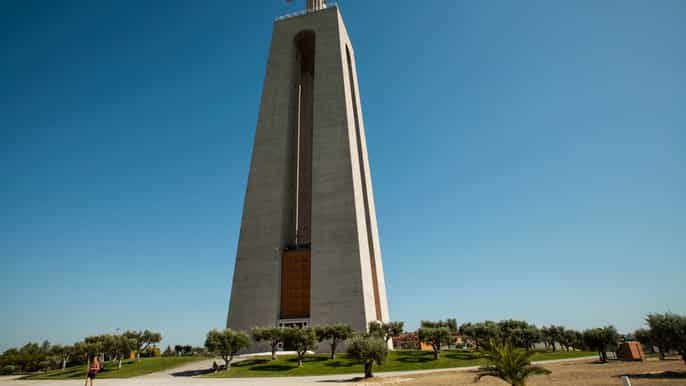 lisbon south tuktuk tour
