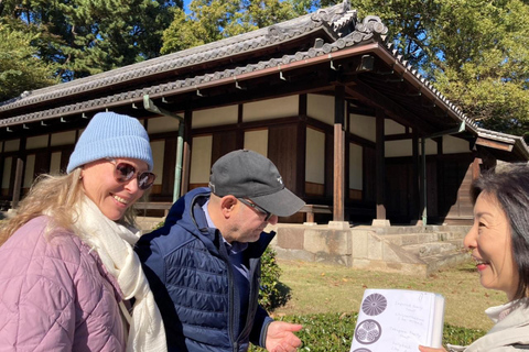 Tokyo: East Garden of the Imperial Palace Walking Tour