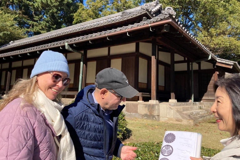 Tokyo: East Garden of the Imperial Palace Walking Tour