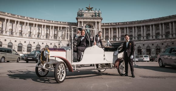 Vienna: City Sightseeing Tour in an Electro Vintage Car