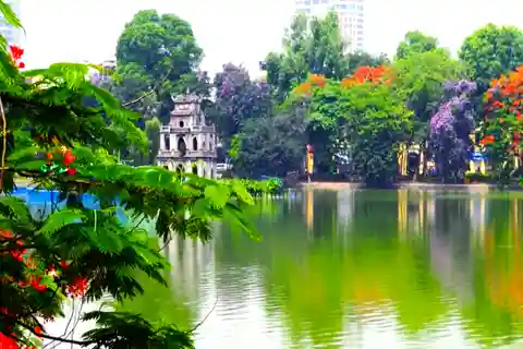 Hanoi: Private Museum, History and Mausoleum Tour