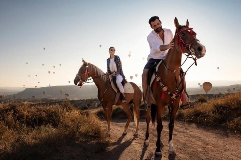 Excursion d'une journée en Cappadoce + randonnée à cheval et nuit turque