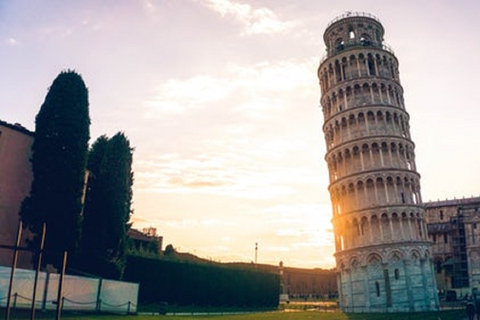 From Livorno: Bus Transfer to the Leaning Tower of Pisa 12 PM Transfer with Leaning Tower Tickets