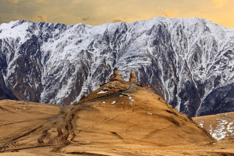 Kazbeg Mountains Day Trip with Gourmet Lunch at Rooms! Day Trip to Kazbegi Mountains with Gourmet Lunch At Rooms!