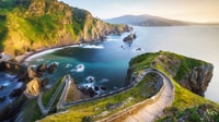 Van Bilbao, Gaztelugatxe, Bermeo en Gernika Tour - Housity