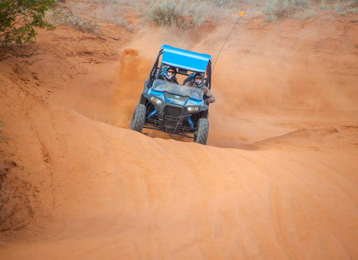 George: ATV-eventyr ved solnedgang nær Zion National Park