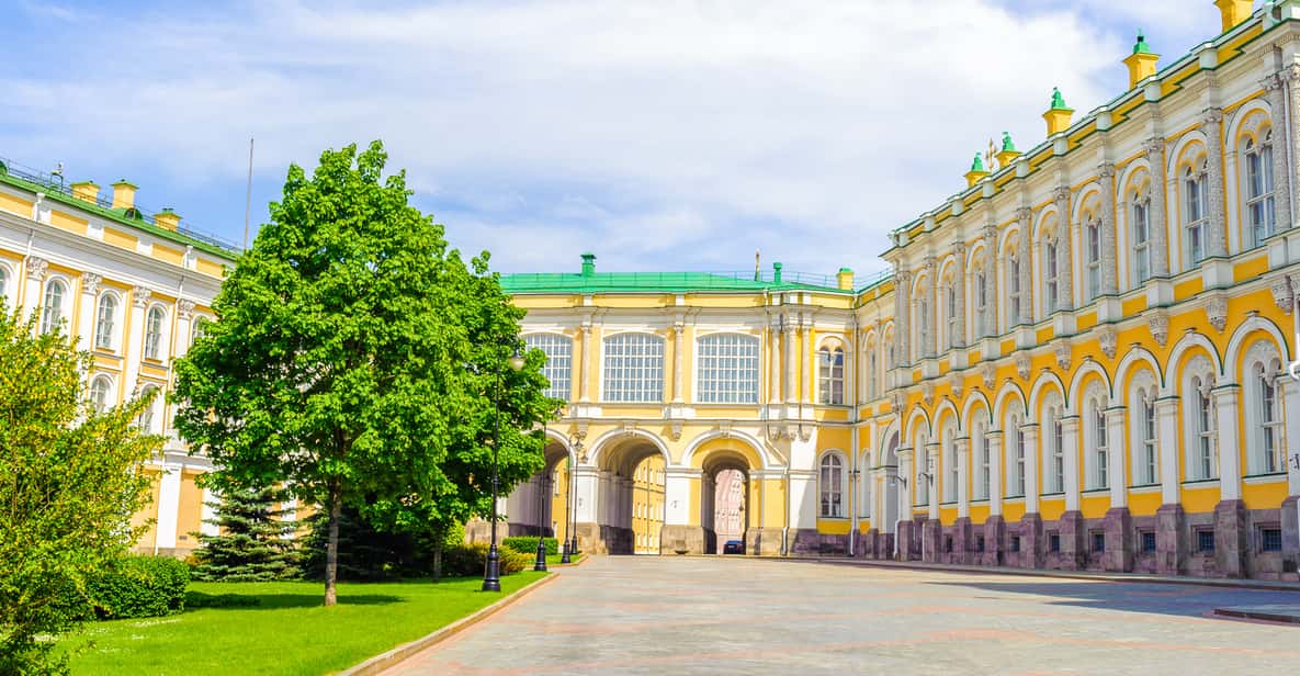 Moscow: Kremlin, Armoury Chamber and Diamond Fund Tour