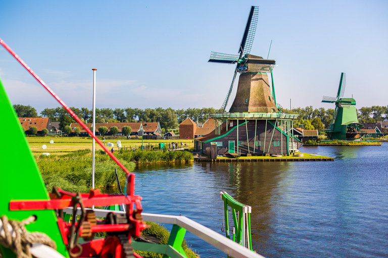 From Amsterdam: Keukenhof and Zaanse Schans Day Trip