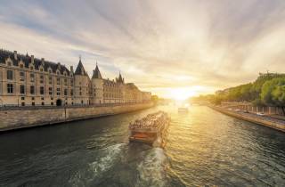 Paris: Illuminations River Cruise mit Audiokommentar
