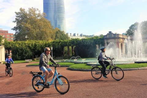 Bilbao: tour de 3 días con Guggenheim, hotel y bicicletaBilbao: Guggenheim, estancia en hotel y tour en bicicleta