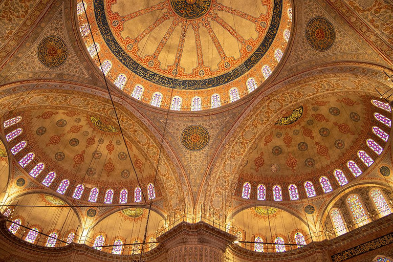 Santa Sofia e Moschea Blu + Cisterna Basilica (opzionale)Tour di Santa Sofia e della Moschea Blu con biglietti d'ingresso inclusi