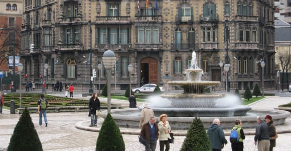 Bilbao: Historical and Architectural Walking Tour