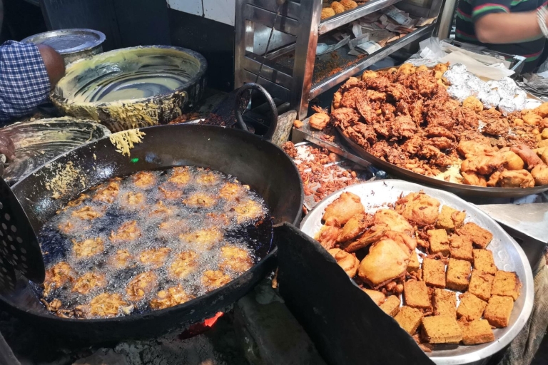 Kolkata: Uptown 15-Taster Food Tour