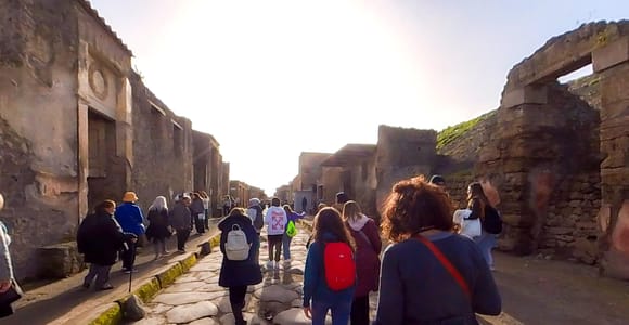 Zeitreise in die Vergangenheit: Führung durch Pompeji mit Abholung in Neapel