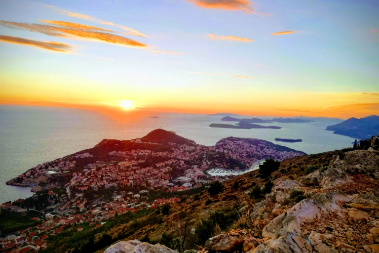 Dubrovnik : Tour panoramique au coucher du soleil avec un verre de vinExcursion au coucher du soleil au départ de Port Gruz