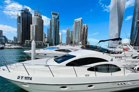 Dubaj: Prywatny rejs luksusowym jachtem Azimut 42 stopy