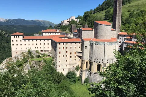 Desde Bilbao: Excursión a Elorrio, Oñati y Santuario de Arantzazu