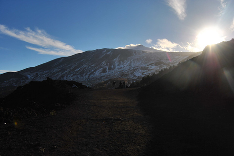 Vanuit Catania: excursie naar de Etna bij zonsondergangVan Catania: openbare rondleiding bij zonsondergang op de Etna