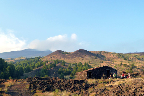 Vanuit Catania: excursie naar de Etna bij zonsondergangVan Catania: openbare rondleiding bij zonsondergang op de Etna