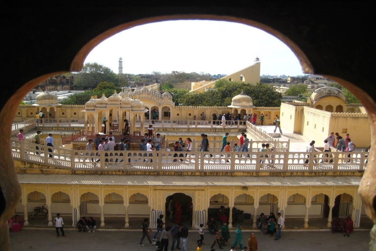 Jaipur Local Sightseeing with Expert Tourist Guide & Lunch Tour With knowledgeable local tourist guide Only