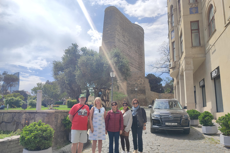 Baku: The Coolest Walking Tour & Hidden Nooks of Old City Baku: The Coolest Walking Tour & Hidden Nooks of Old City/Fr