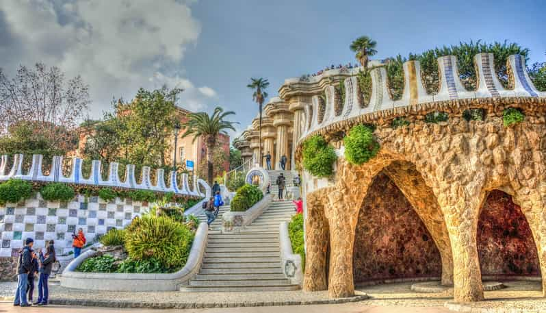 Barcelona: Güell-puisto Skip-the-Line opastettu kierros.