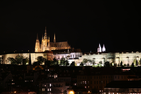 Praga: passeio fotográfico noturno de carro