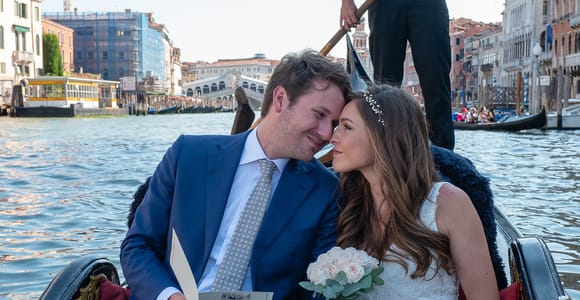 Grand Canal: Erneuere dein Eheversprechen auf einer venezianischen Gondel