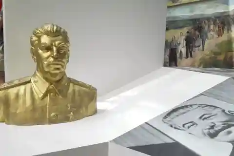 Prague: Communism Tour & Museum Visit