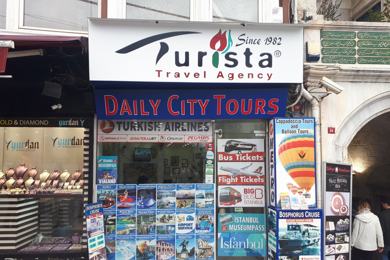 Istanbul: giro turistico in barca sul Bosforo con guidaIstanbul: crociera sul Bosforo con guida locale