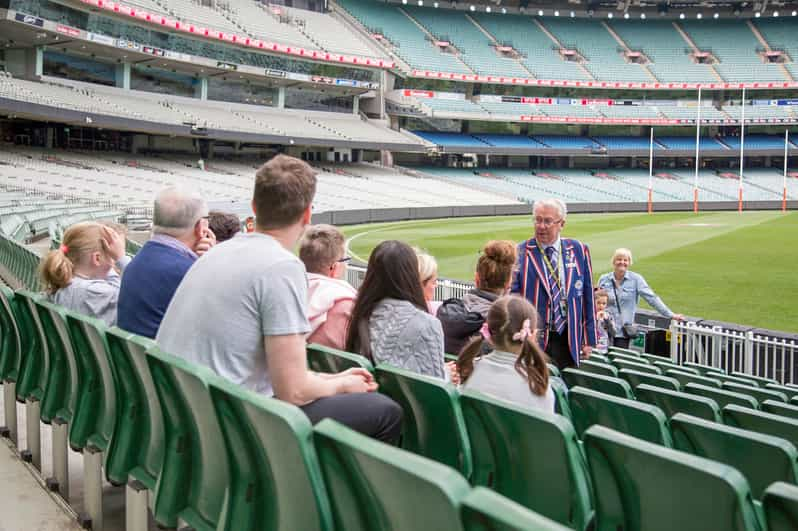 mcg tour guides