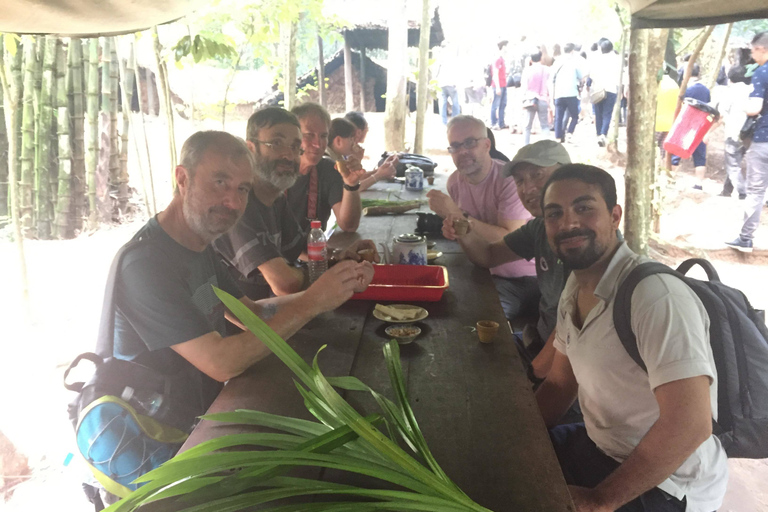 Haven van Phu Huu: Cu Chi-tunnels en War Remnants MuseumHavenservice is inbegrepen