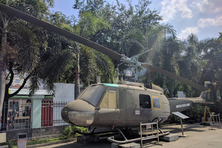 Haven van Phu Huu: Cu Chi-tunnels en War Remnants MuseumHavenservice is inbegrepen