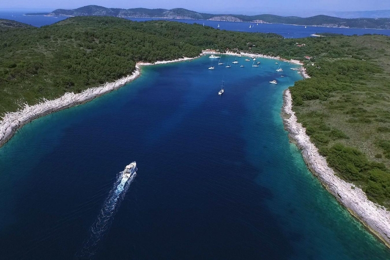Desde Split: Tour de día completo de Blue Lagoon, Hvar y TrogirDesde Split: tour de día completo a la laguna azul, Hvar y Trogir