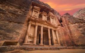 Amman/Dead Sea: Petra & Wadi Rum Day Trip with Hotel Pickup