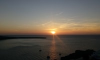 Blue Dome e Oia Sunset Small Group Transfer - Housity
